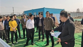 市委副秘书长戴延峰带队调研锦城公园及周边片区综合提升工作