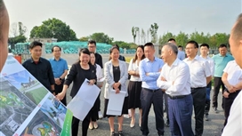 范锐平同志带队调研公园城市会客厅规划建设情况