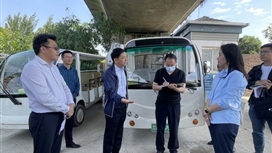 集团副总经理曾强带队开展环城生态区 骑行安全和污染土壤治理专项调研