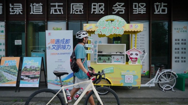 掉链能修、擦伤有药！百公里绿道把便民服务送到骑行途中
